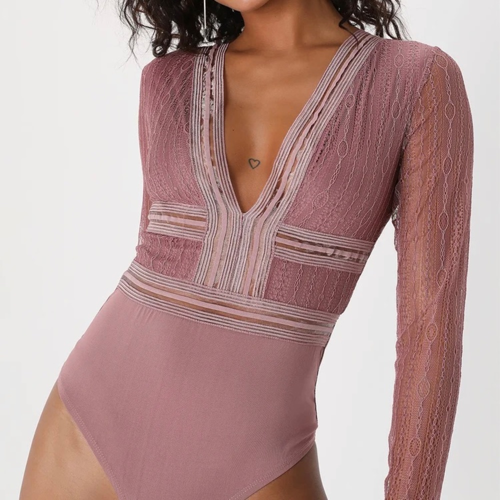 Lulu’s Casita Lace Bodysuit in Mauve Pink, NWT - Picture 1 of 8